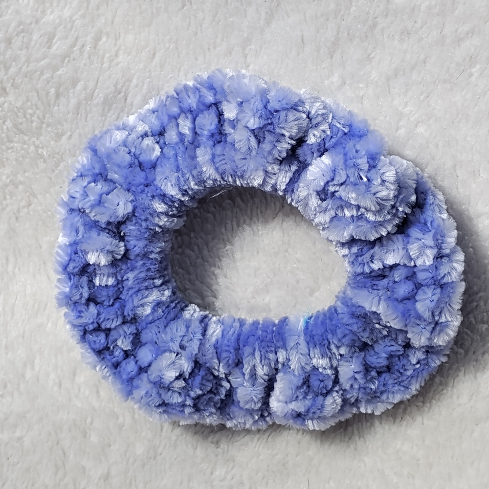 Crochet scrunchie - sky blue
